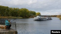 Khersoni dhe Oleshky gjenden në dy anët e lumit Dnipro