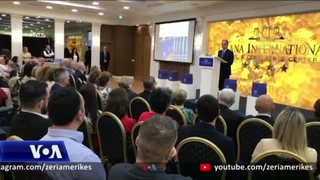 Botohet në Tiranë “Historia e shqiptarëve gjatë shekullit XX”