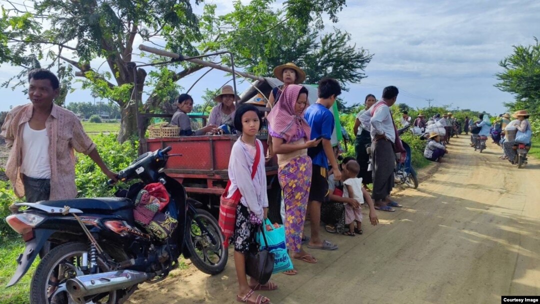 စစ်ကိုင်းတိုင်း၊ ခင်ဦးမြို့နယ်ထဲက စစ်တပ်ရဲ့ နယ်မြေရှင်းလင်းရေးကြောင့် နေရပ်စွန့်ခွာ တိမ်းရှောင်နေကြရတဲ့ဒေသခံများ (သြဂုတ် ၉၊ ၂၀၂၃)