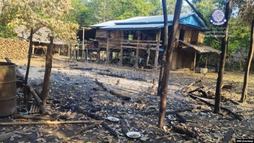 စစ်ကောင်စီတိုက်ခိုက်မှုကြောင့် KNU နယ်မြေအတွင်းဒေသခံနေအိမ်များ ပျက်စီးဆုံးရှုံးရကြောင်း KNU က ထုတ်ပြန်သည့် မှတ်တမ်းဓာတ်ပုံ (မေ ၁၁၊ ၂၀၂၄)