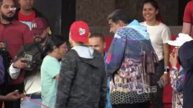 Maduro Bay Kou d Anvwa Kanpay Prezidansyel li ak yon Omaj pou Hugo Chavez