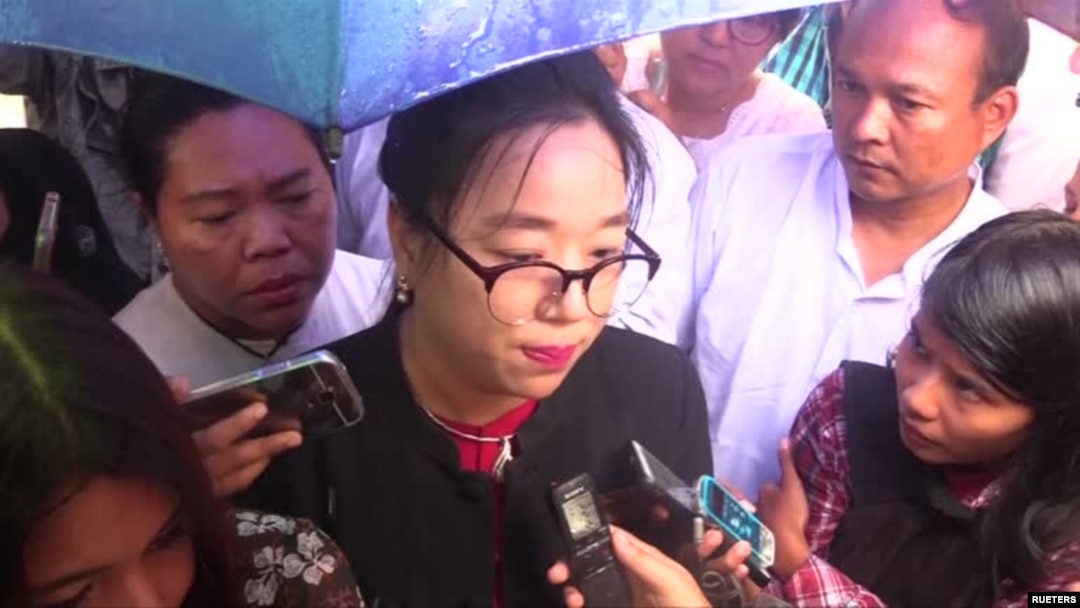  တရားလွှတ်တော်ရှေ့နေ
ဒေါ်ရွက်နုအောင် (ယခင်မှတ်တမ်းဓာတ်ပုံ)