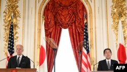 Presidenti Biden gjatë konferencës për shtyp në Tokio