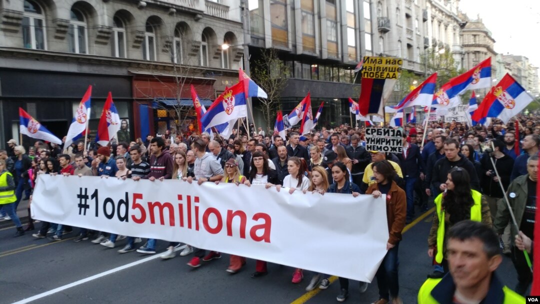 Protest "1 od 5 miliona" u Beogradu, 6. aprila 2019. (Foto: VOA/Veljko Popović)