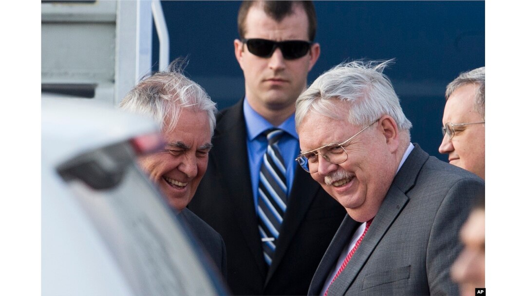 US Secretary of State Rex Tillerson, left, and U.S. Ambassador to Russia John Tefft arrive at Moscow's Vnukovo airport, Russia, April 11, 2017.