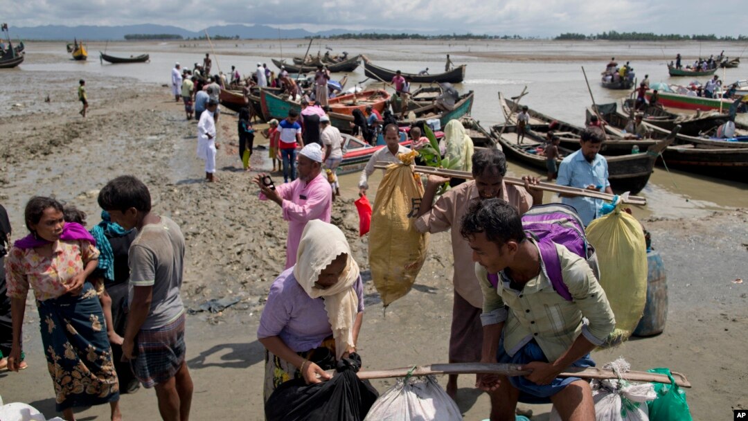 ဘင်္ဂလားဒေ့ရှ်ဘက် ထွက်ပြေးလာကြတဲ့ ဒုက္ခသည်များ