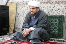 Abbas Tabrizian, called the "Father of Islamic Medicine" by his followers, burned Harrison's Manual of Medicine in a ceremony in Qom.