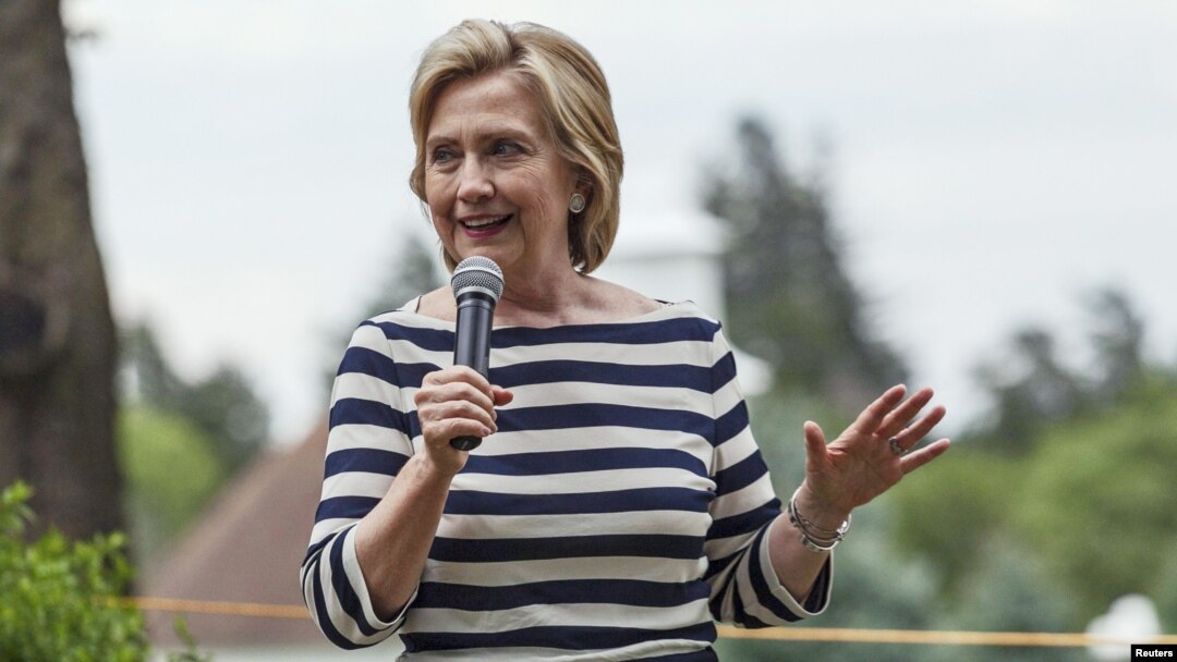 Democratic U.S. presidential candidate Hillary Clinton speaks to supporters in Winterset, Iowa, July, 25, 2015.