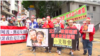 香港支聯會聖誕節游行前往中聯辦要求釋放劉曉波 (美國之音資料圖片﹕譚嘉琪拍攝)