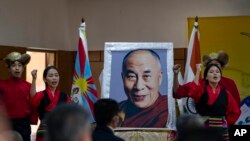 流亡印度的藏人在达兰萨拉纪念西藏起义62周年。(2021年3月10日)