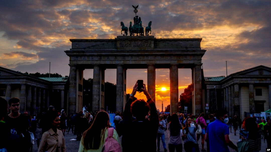 Almanya'nın başkenti Berlin'deki Brandenburg kapısı