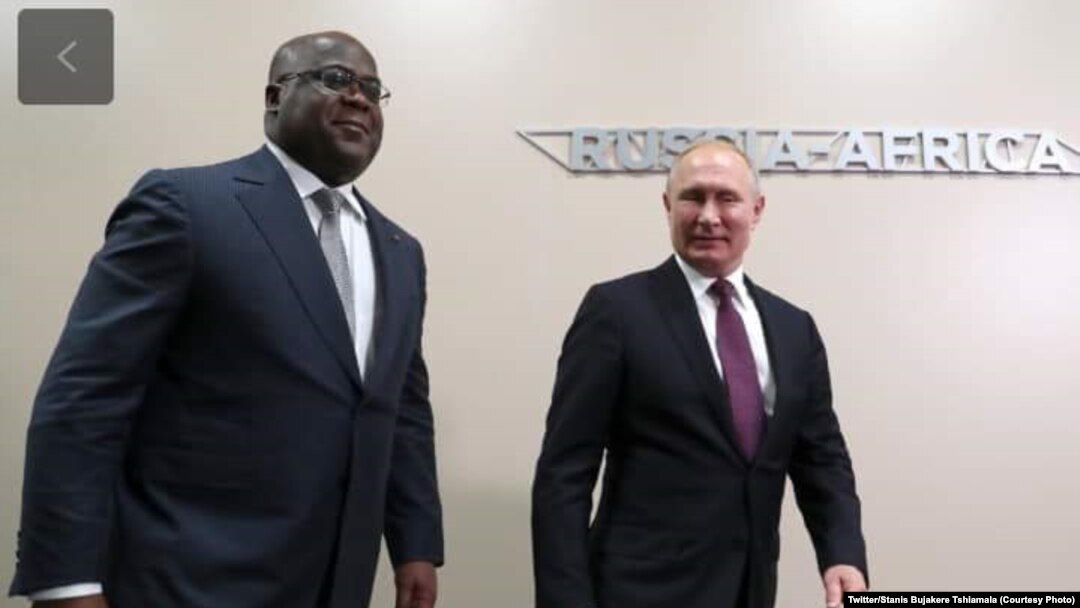 Président Félix Tshisekedi na bokutani na mokokani wa ye ya Russie Vladimir Poutine na Sotchi, Russie, 23 octobre 2019. (Twitter/Stanis Bujakere Tshiamala)