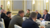 乌克兰总统泽连斯基(左)在乌克兰首都基辅会见德国国防部长鲍里斯·皮斯托瑞斯。(2025年6月12日)
