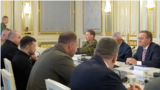 乌克兰总统泽连斯基(左)在乌克兰首都基辅会见德国国防部长鲍里斯·皮斯托瑞斯。(2025年6月12日)