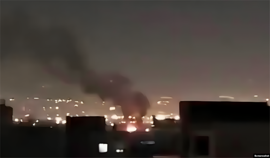 دود ناشی از حملات تلافی‌جویانه اسرائیل به یکی از مواضع نظامی جمهوری اسلامی در تهران؛ بهنام طالب‌لو، پژوهشگر ارشد در بنیاد دفاع از دموکراسی‌ها: به نظر نمی‌رسد اسرائیل و جمهوری اسلامی در حال حاضر تمایلی به بازگشت به «جنگ در سایه» داشته باشند